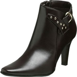 Women's White Mountain Ankle Bootie